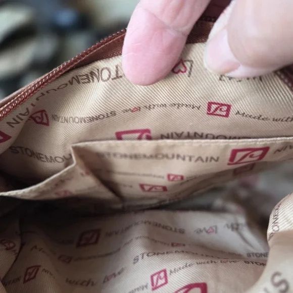 Stone Mountain Shoulder Bag Woven Chevron Design/Faux Leather Adjustable Strap - Picture 4 of 4